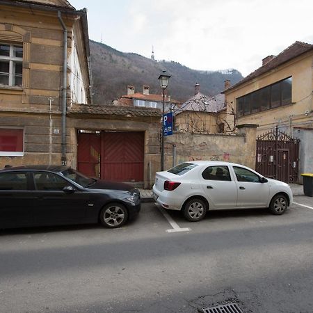 Charming Old Town Flat With Mountain View Braşov Exterior foto