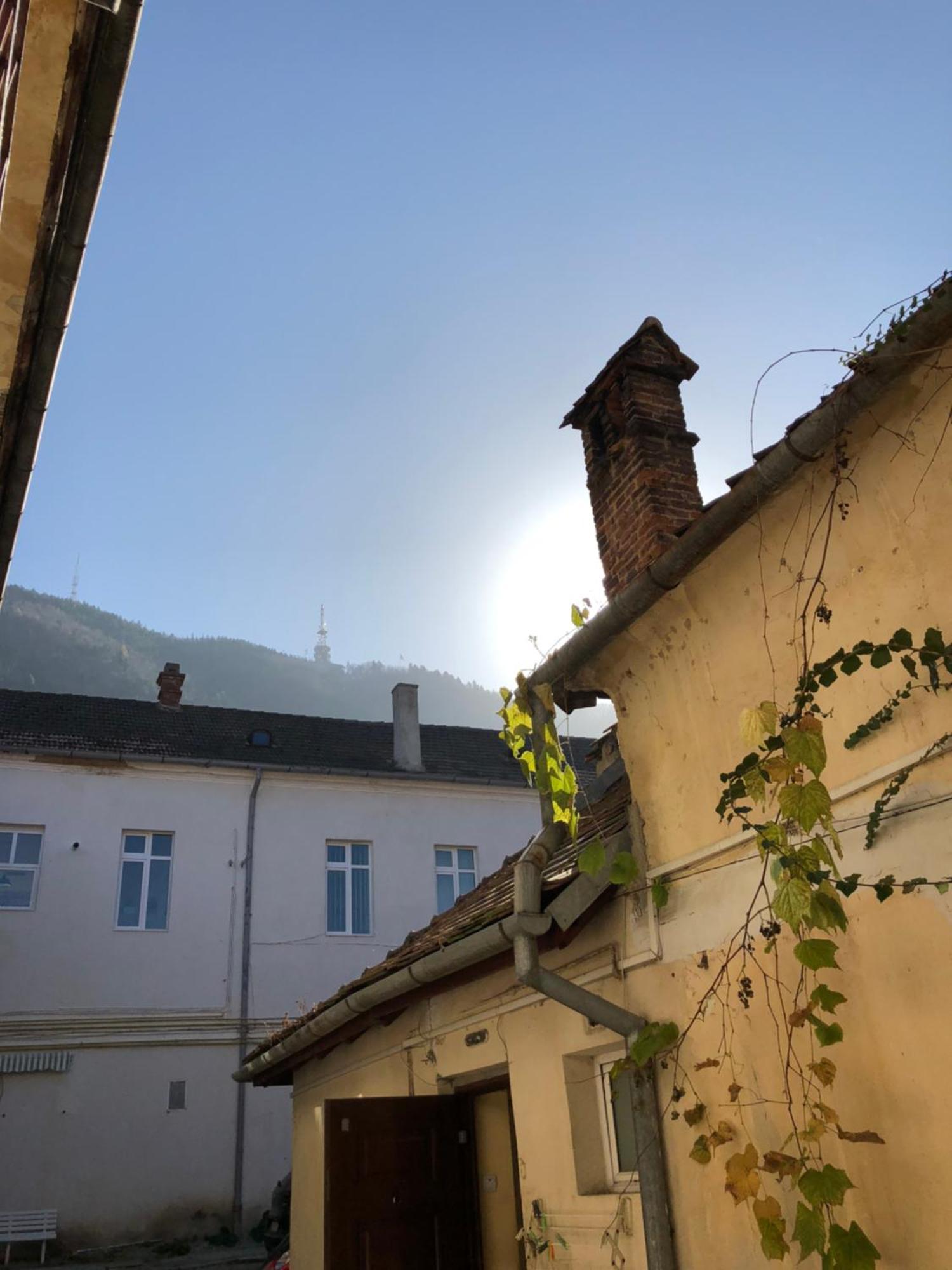 Charming Old Town Flat With Mountain View Braşov Exterior foto