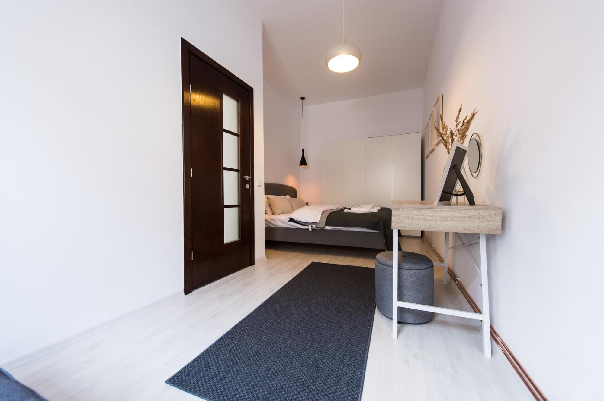 Charming Old Town Flat With Mountain View Braşov Exterior foto