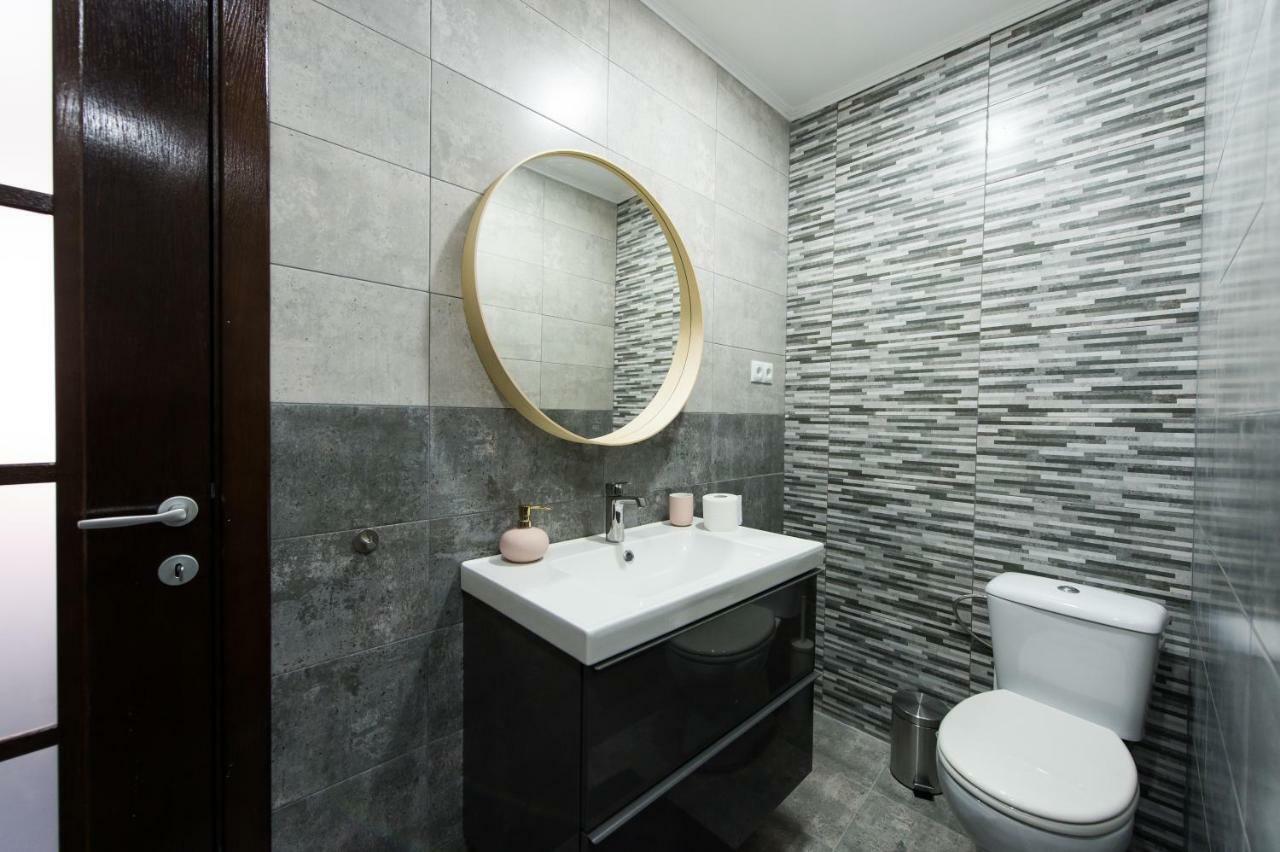 Charming Old Town Flat With Mountain View Braşov Exterior foto